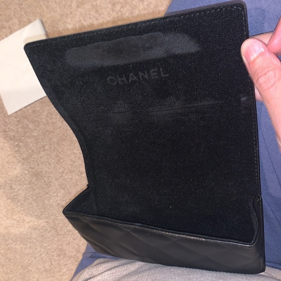 Chanel sunglasses magnetic case - Picture 8 of 9